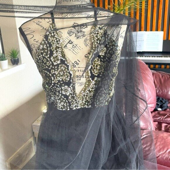 LUXXEL Black with Gold Accent Floral Long Dress Gown Size Medium - Picture 10 of 13